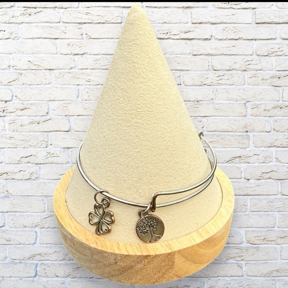 Bangle Bracelet with Family Tree and Four Leaf Clover